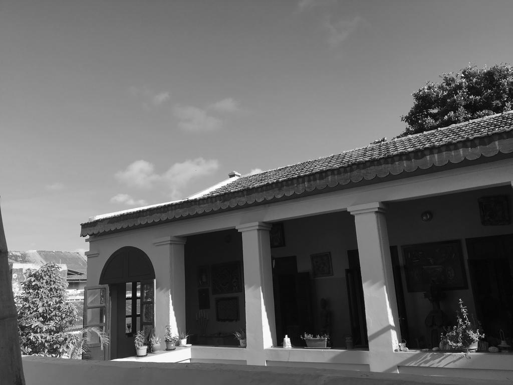 Hotel Chez Eric à Gorée Extérieur photo