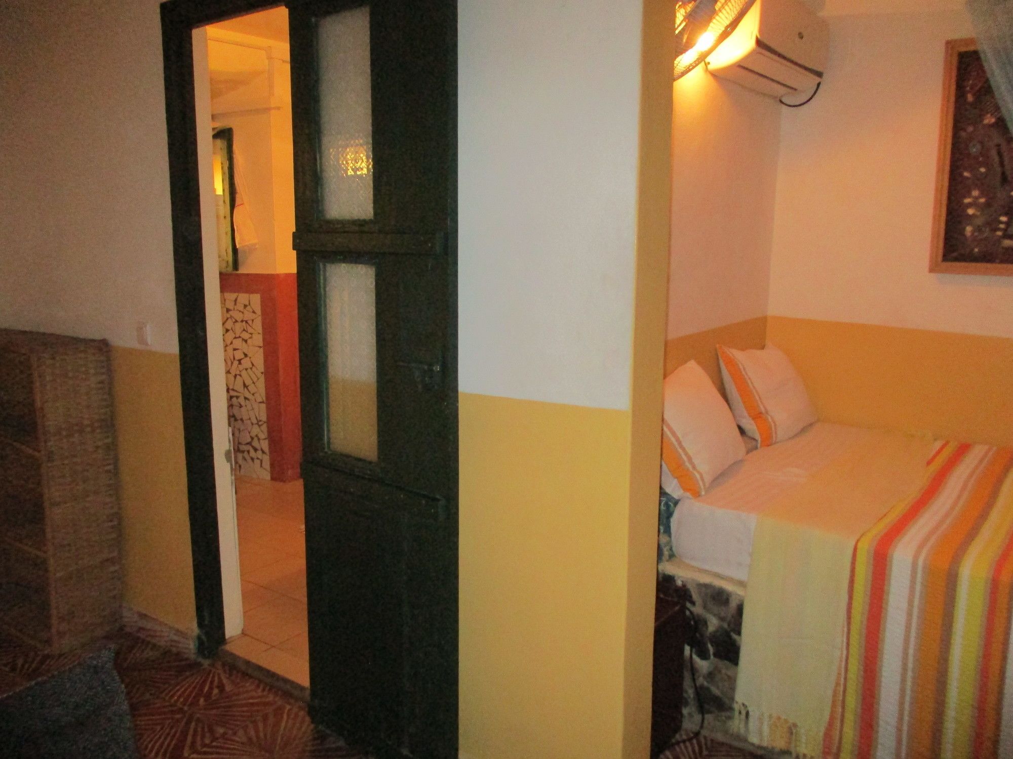 Hotel Chez Eric à Gorée Extérieur photo